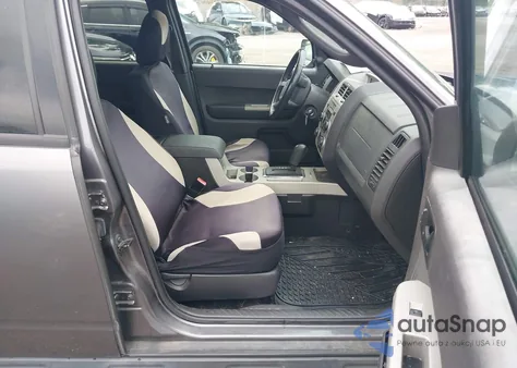 2011 Ford Escape Xlt z USA, uszkodzony, nr VIN 1FMCU9DG9BKB17396